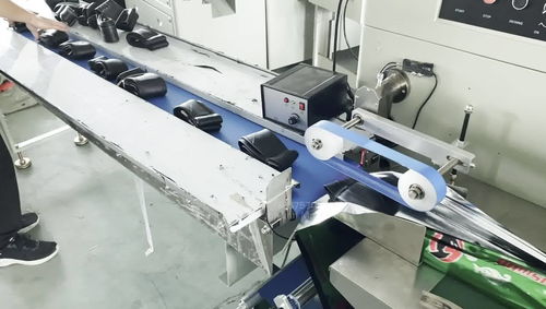 輪胎內(nèi)胎包裝機打圓孔排氣汽車內(nèi)胎自動套袋封口機摩托車輪胎內(nèi)胎自動打包機自行車內(nèi)胎枕式包裝機械